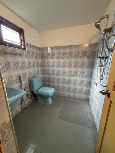 Ένα μπάνιο στο Thiya Mirissa