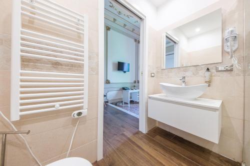 Ένα μπάνιο στο Epoque