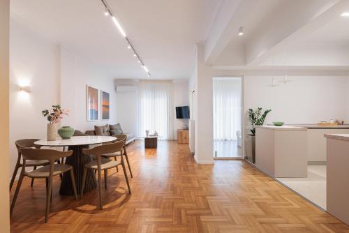 F & B Collection - Elegant 2 Bedroom Apartment