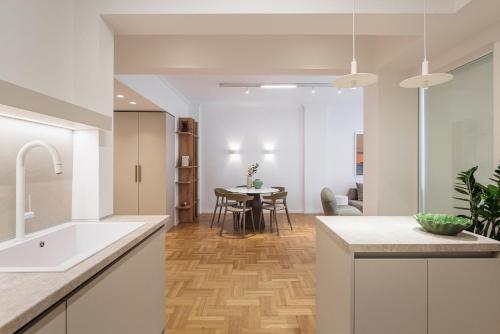 F & B Collection - Elegant 2 Bedroom Apartment