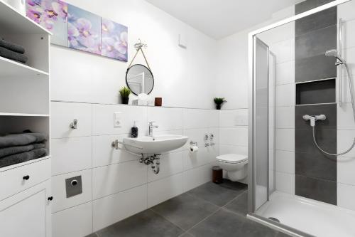 Ένα μπάνιο στο White House Apartments-App 4 und 5