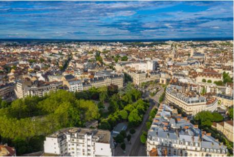 Bel appartement climatisé et spacieux de 100m2 au 3e étage avec ascenseur -A 5mn à pied du parc des expositions congrès de Dijon et ENG et 10mn du centre ville place Parking devant l'immeuble
