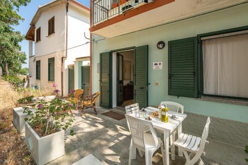 Το κτήριο όπου στεγάζεται  το διαμέρισμα