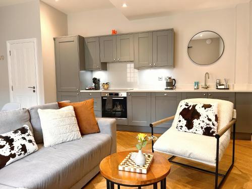 Kuchyň nebo kuchyňský kout v ubytování Character filled Courtyard Escape