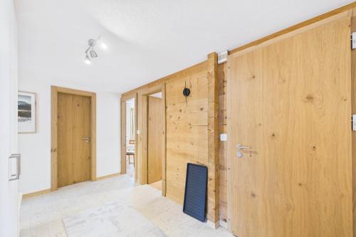 Family-friendly apartment with mountain views