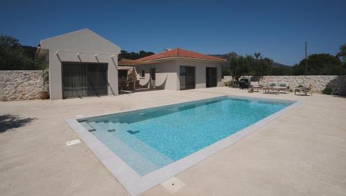 Alkinari Villa, by TK Premium Stays