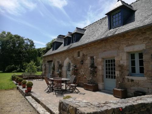 charmante longère sur domaine de Kerguéréon
