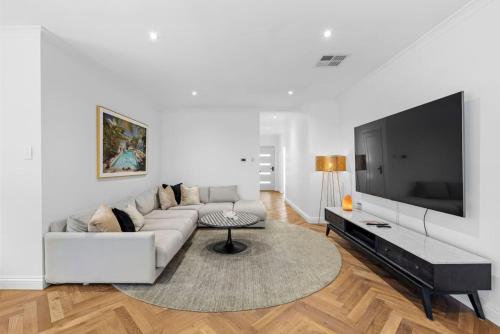 Timeless Getaway in Karrinyup