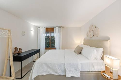 Perfect Getaway Steps from the Beach and Old Town