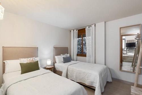 Perfect Getaway Steps from the Beach and Old Town