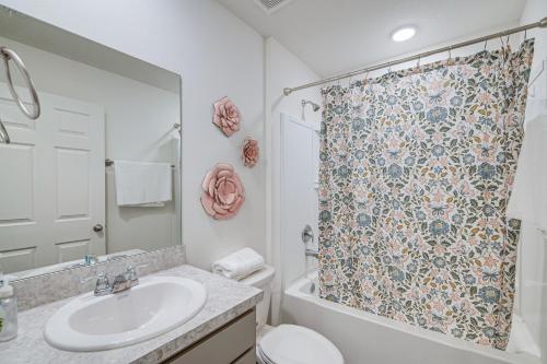 Et badeværelse på 3 Mi to SummerGlen Golf Club Ocala Getaway!