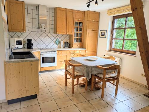 Кухня или мини-кухня в Ferienwohnungen Belkenscheid
