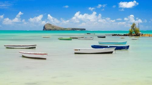 None - Spacious Seafront Villa with seaview terrace and beach access