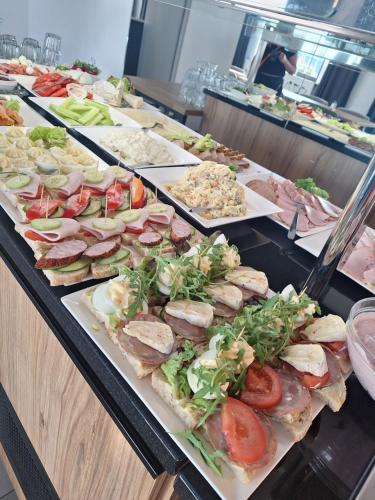 Jídlo v aparthotelu nebo okolí