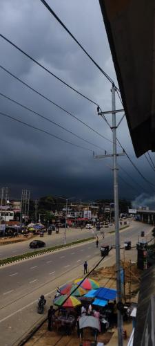 Lokpriya Gopinath Bordoloi International的住宿－Ashirbad Lodge，相簿中的一張相片