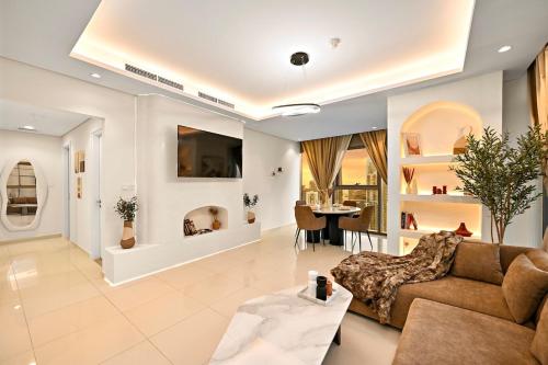 Posezení v ubytování Burj Khalifa &Sea Views, Luxury 2BR, 5-Star Amenities