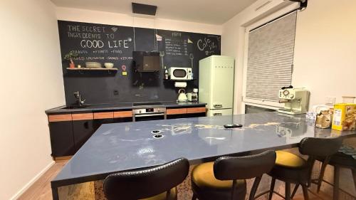 Dapur atau dapur kecil di Accommodation at a prime location - near messe