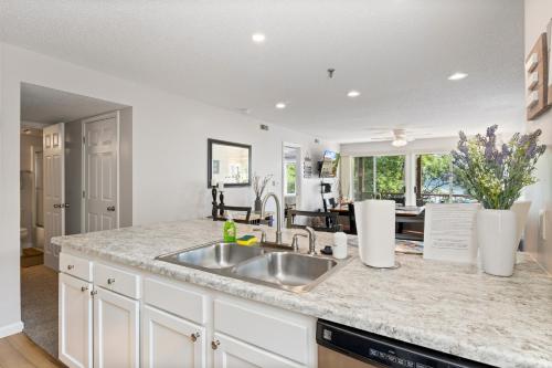 Fotografie z fotogalerie ubytování Dream Condo with Perfect Location for All The Fun! v destinaci Damsel