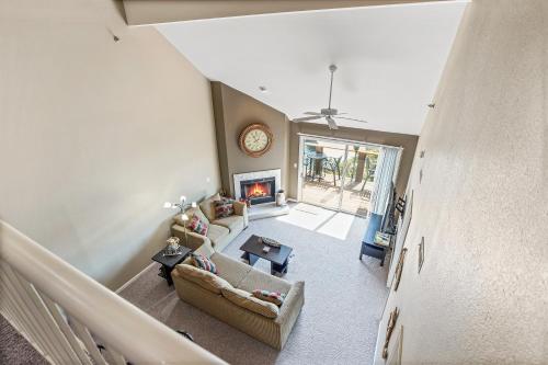Gallery image of Amazing Lake Views with Pool, Loft, & Balcony in Kaiser