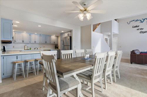 Gallery image of Expansive Deck, Beautiful Views, Private Dock & Boat Slip in Sunrise Beach