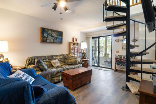 Gallery image of Wonderful Remote Lake Cabin! Fish from Deck & Dock in Rocky Mount