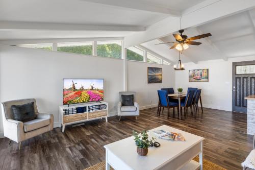 Gallery image of Private Dock & Fireplace Steps from Osage Beach in Camdenton
