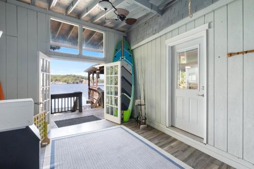 Foto dalla galleria di Stunning Sunsets, Vibrant Bars and Restaurants at the Waterfront a Rocky Mount