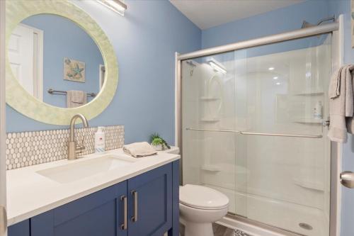 Koupelna v ubytování Penthouse Level Condo w/ Lake & Pool Views, Tennis & Pickleball