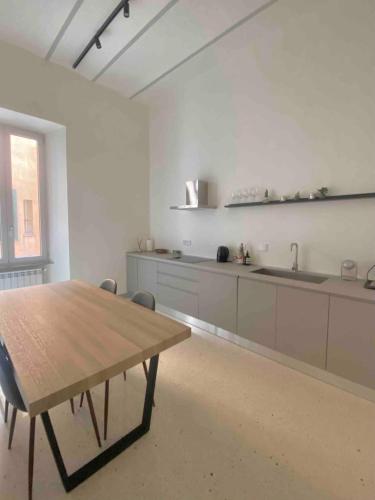 Boutique Via Veneto Apartment by SupaStays