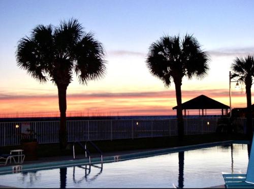 Destin Holiday Beach Resort photo 31