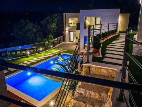 Φωτογραφία από το άλμπουμ του Magic Look with whirlpool and sauna σε Donji Proložac