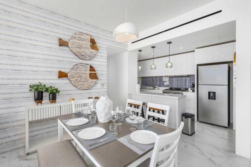 Kuchyň nebo kuchyňský kout v ubytování Marea Walk to Medano Stylish Stay in Cabo