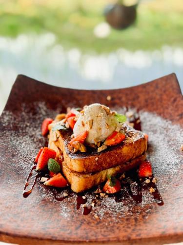 Jídlo v hotelu nebo okolí