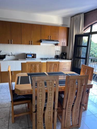 Kuchyň nebo kuchyňský kout v ubytování Depto nuevo 3 recamaras estacionamiento gratis