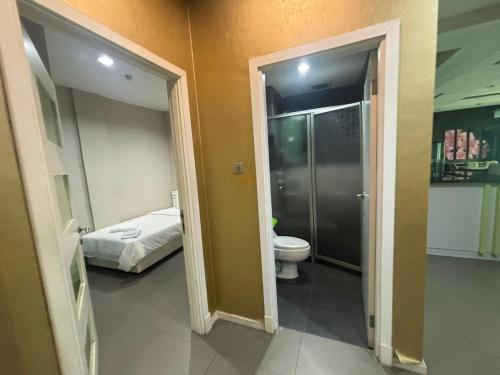 Ένα μπάνιο στο MCITI Suites