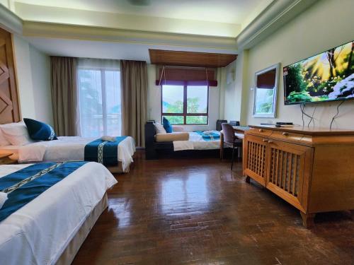 Postel nebo postele na pokoji v ubytování Langkawi Lagoon Resort hosted by Define Suite 4pax