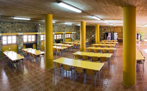 En restaurant eller et andet spisested på Albergue Inturjoven Cortes De La Frontera