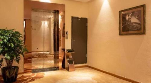 Ένα μπάνιο στο James Joyce Coffetel· Wuhan Wangjiawan Taojialing Metro Station