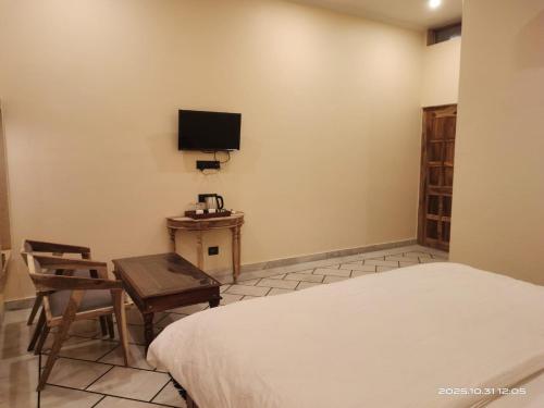 TV a/nebo společenská místnost v ubytování The second home jaisalmer