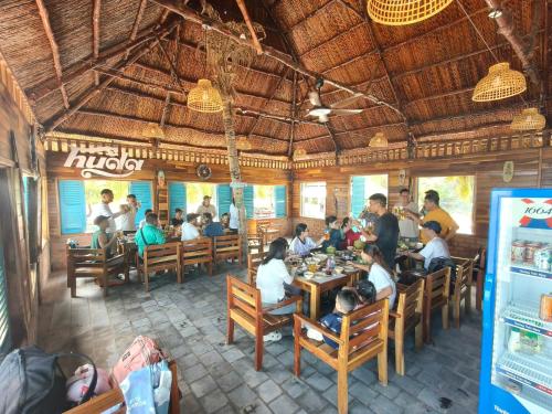 Εστιατόριο ή άλλο μέρος για φαγητό στο Cay Sao Beach Glamping Phu Quoc
