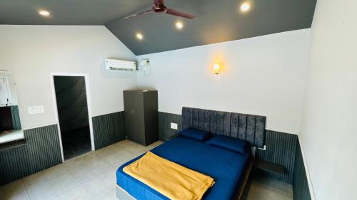 Postel nebo postele na pokoji v ubytování Private suites by The Saltwater Homestay