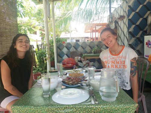 Еда / где поесть недалеко от варианта проживания в семье