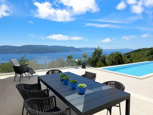 Villa Ena in a peaceful location with a sea view