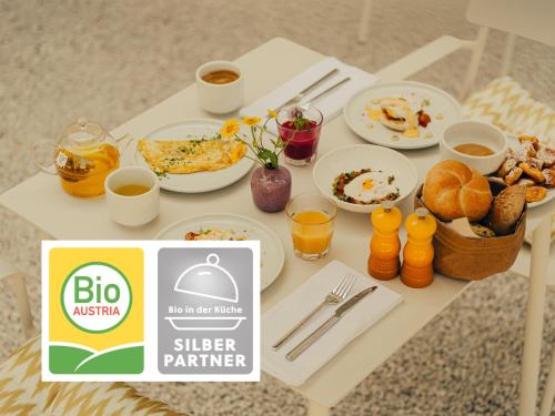 Jídlo v hotelu nebo okolí