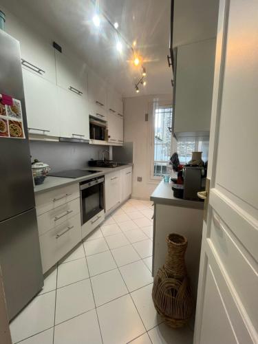 Eiffel Tower 4P apartment - Passy - quiet -