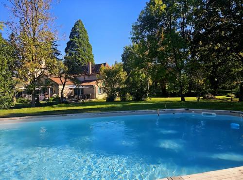 Πισίνα στο ή κοντά στο Gîte De La Sablière