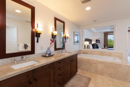 Ένα μπάνιο στο PiH: Kamilo Luana~ Relax rejuvenate unwind Bikes Beach Gear