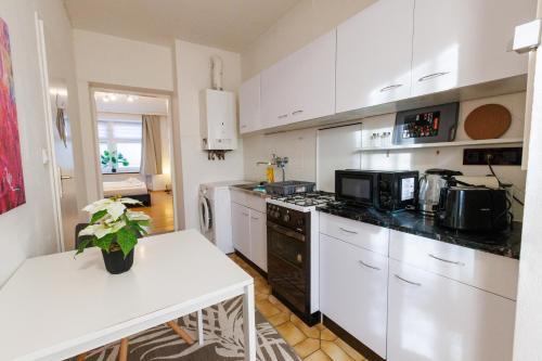 Helles Altbau-Studio nahe Yppenplatz & U6