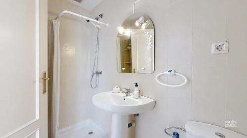 Spacious Central Apartment - South Costa, Nerja