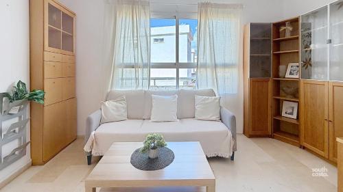 Spacious Central Apartment - South Costa, Nerja